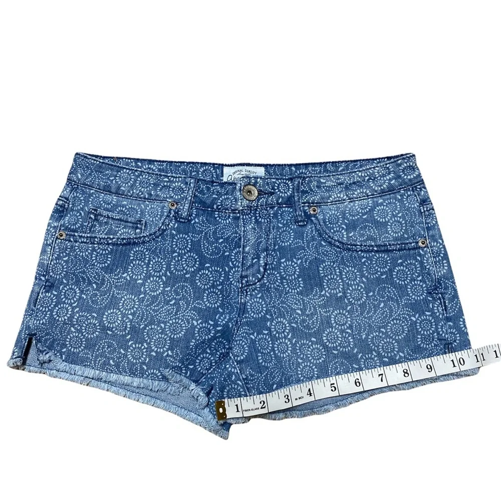 Aeropostale Low Rise Jean Shorts Womens 5/6 Bleach Denim Floral Printed Raw Hem